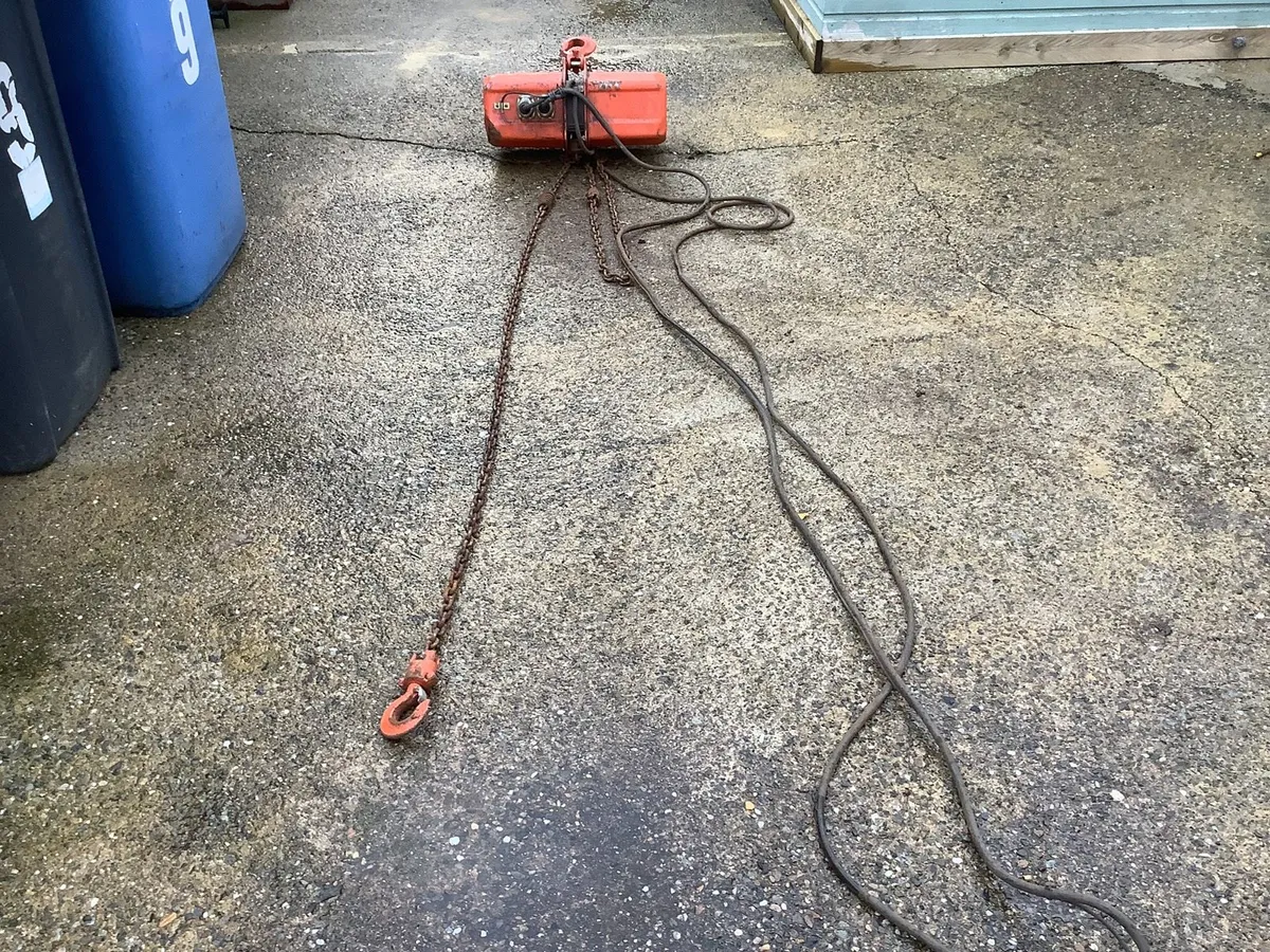 NITCHI ELECTRIC CHAIN HOIST. AIR HOSE. 3TON JACK - Image 1
