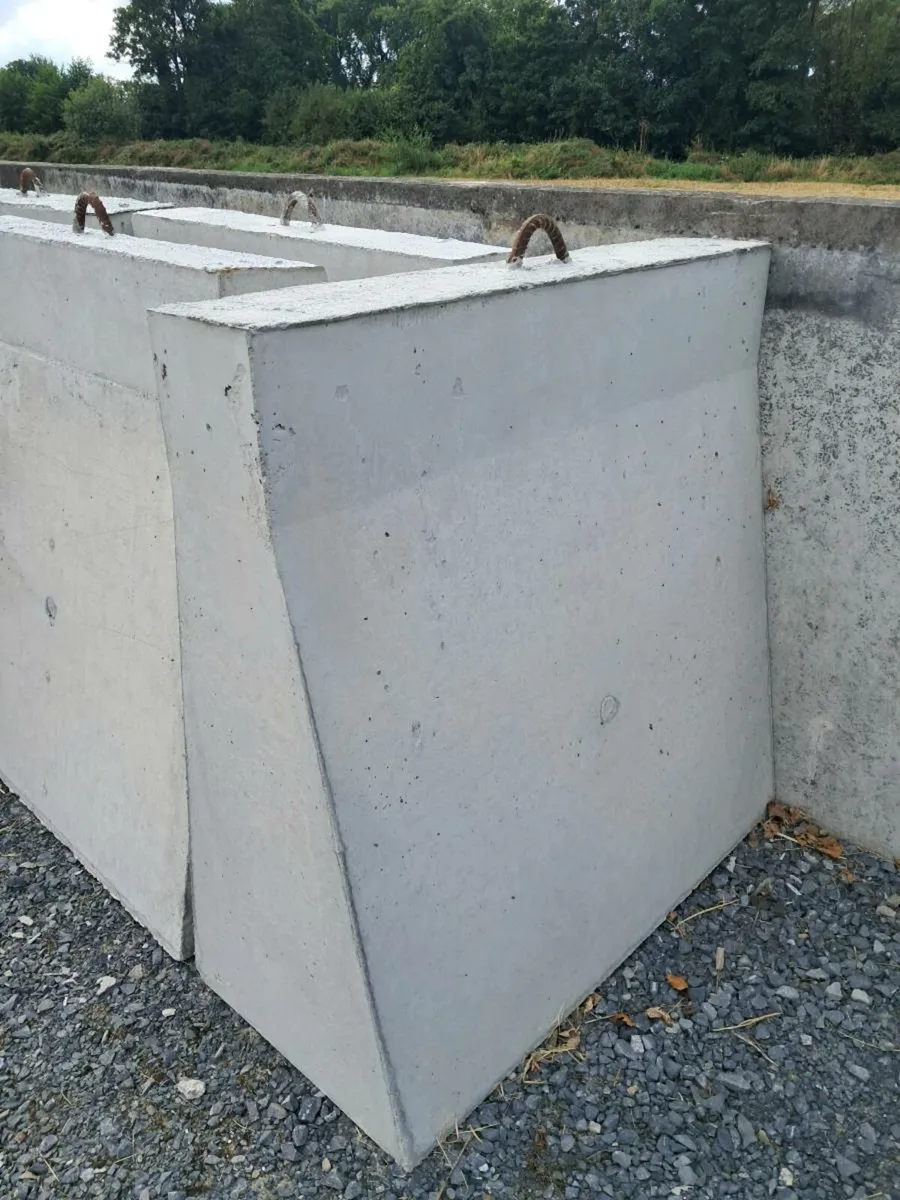 Concrete divider/retaining/A walls - Image 2