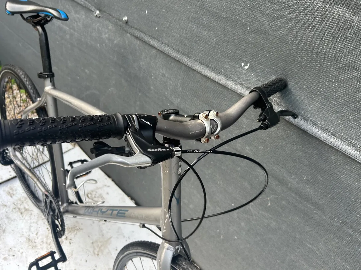 Whyte hybrid bike❗️Open 7 days ❗️ - Image 3