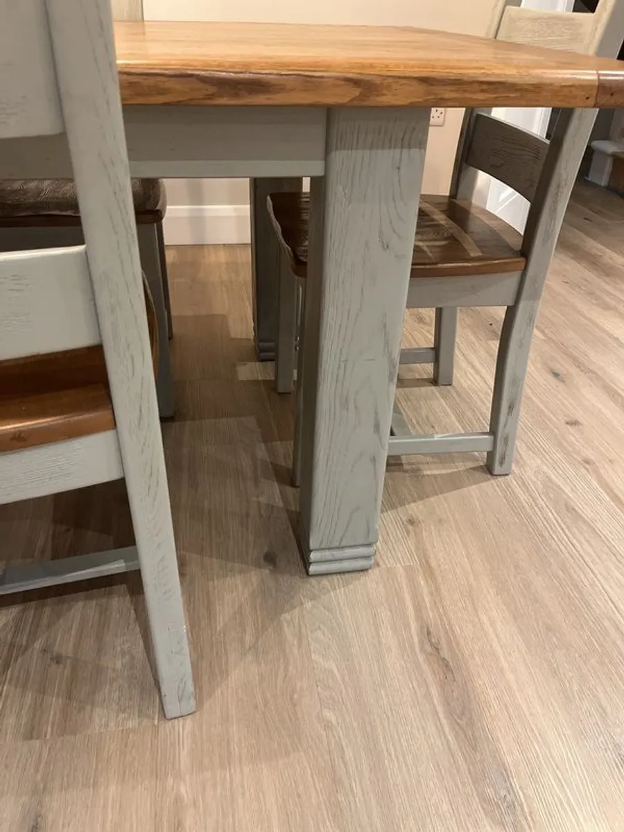 Kitchen dining table and 6 chairs - Image 4