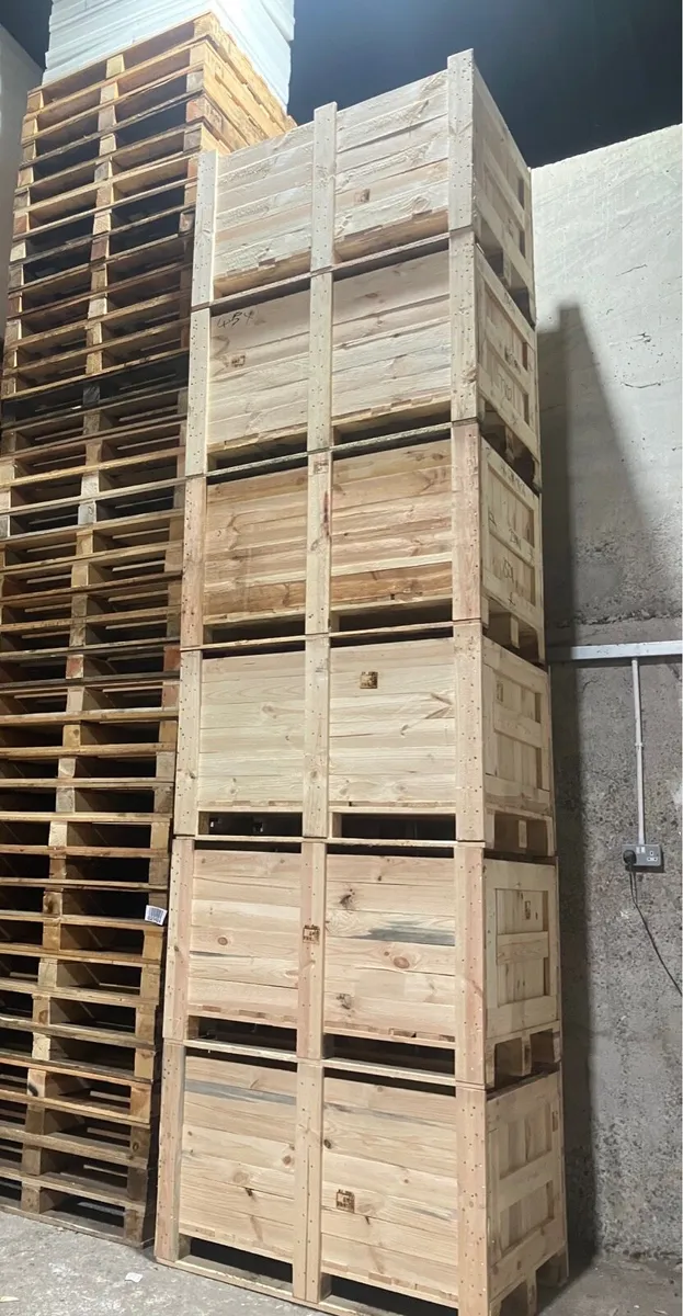 Wooden boxes - Image 1