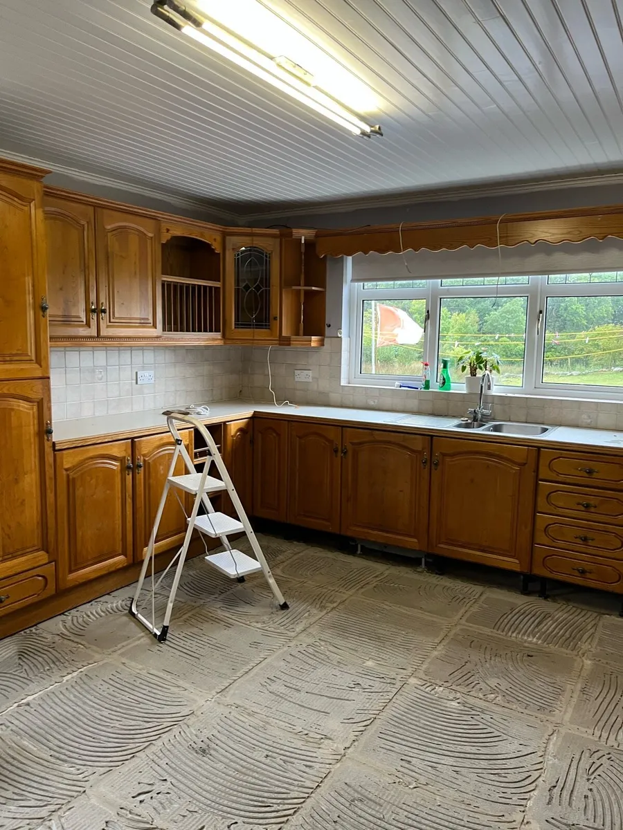 Kitchen units for sale - Image 3