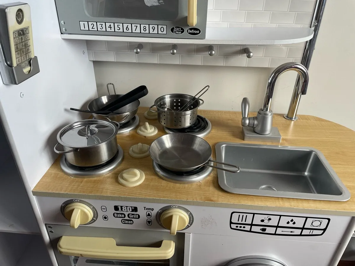 Wooden play kitchen - Image 3