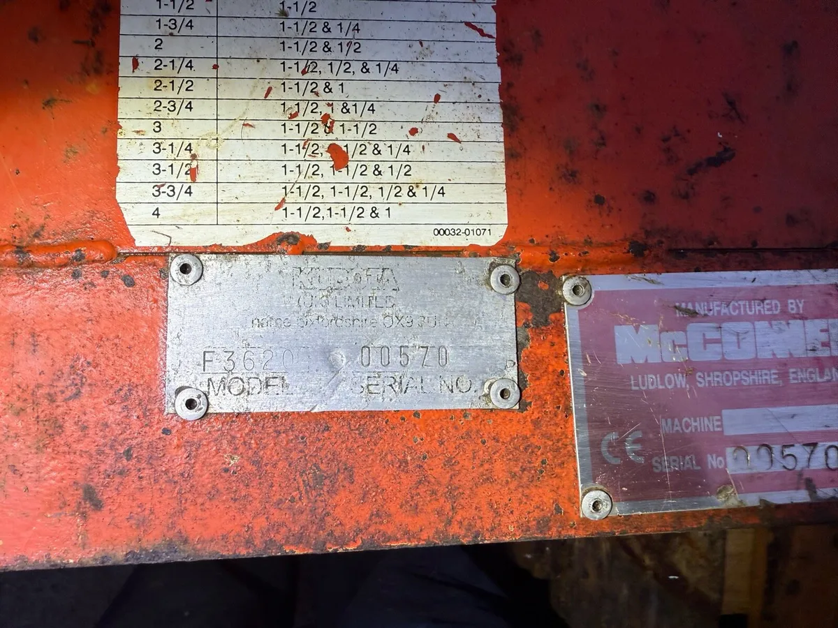 Kubota F2560 mower - Image 4