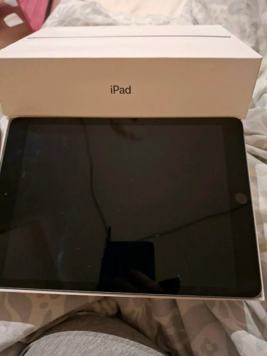 Apple iPad 7th generation - Image 4
