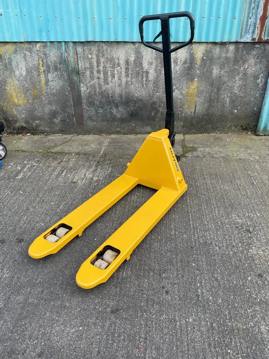 Pallet truck hydraulic 2.5 lift - Image 2