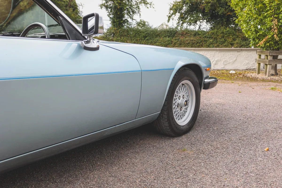 1990 Jaguar XJS V12 Convertible - Image 2