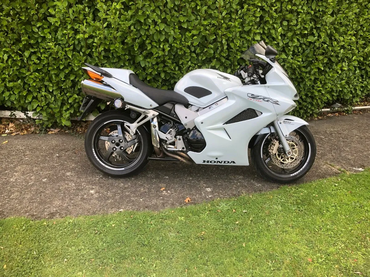 Honda vfr 800cc v-tec - Image 1