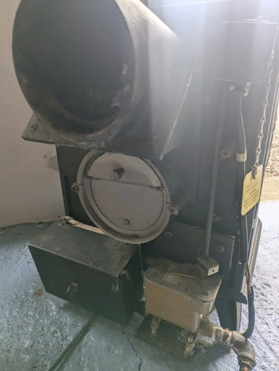 Stanley Oil Burning Wick Stove - Image 4
