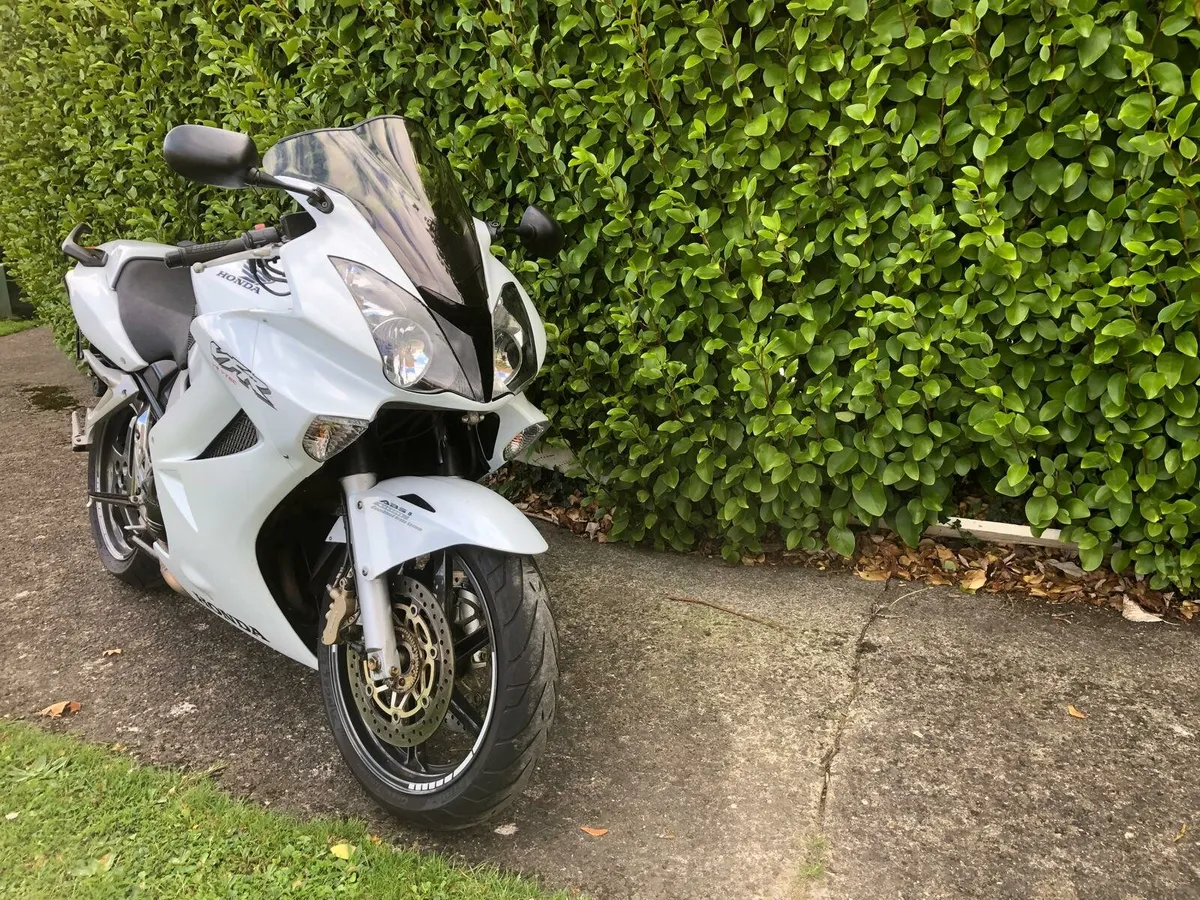 Honda vfr 800cc v-tec - Image 2