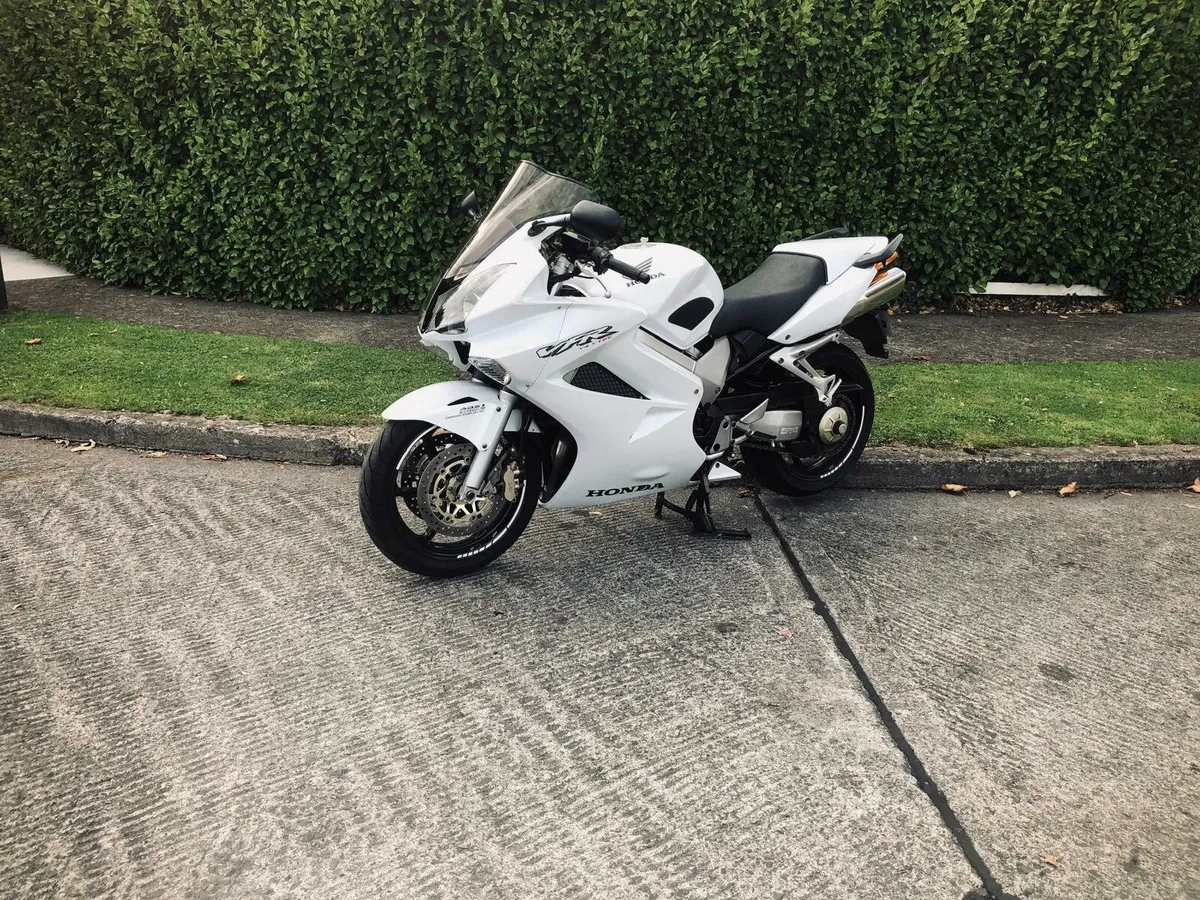 Honda vfr 800cc v-tec - Image 3