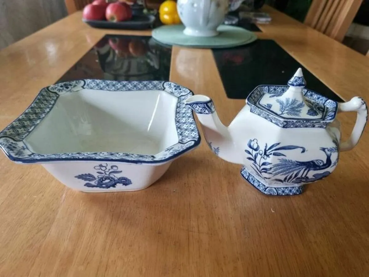 Wood & Sons England Yuan teapot and bowl - Image 1