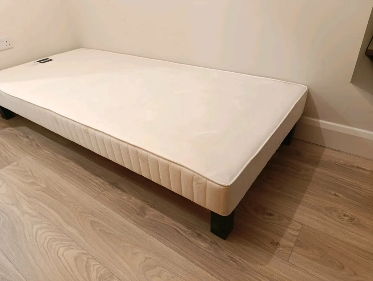 Bed - Image 1