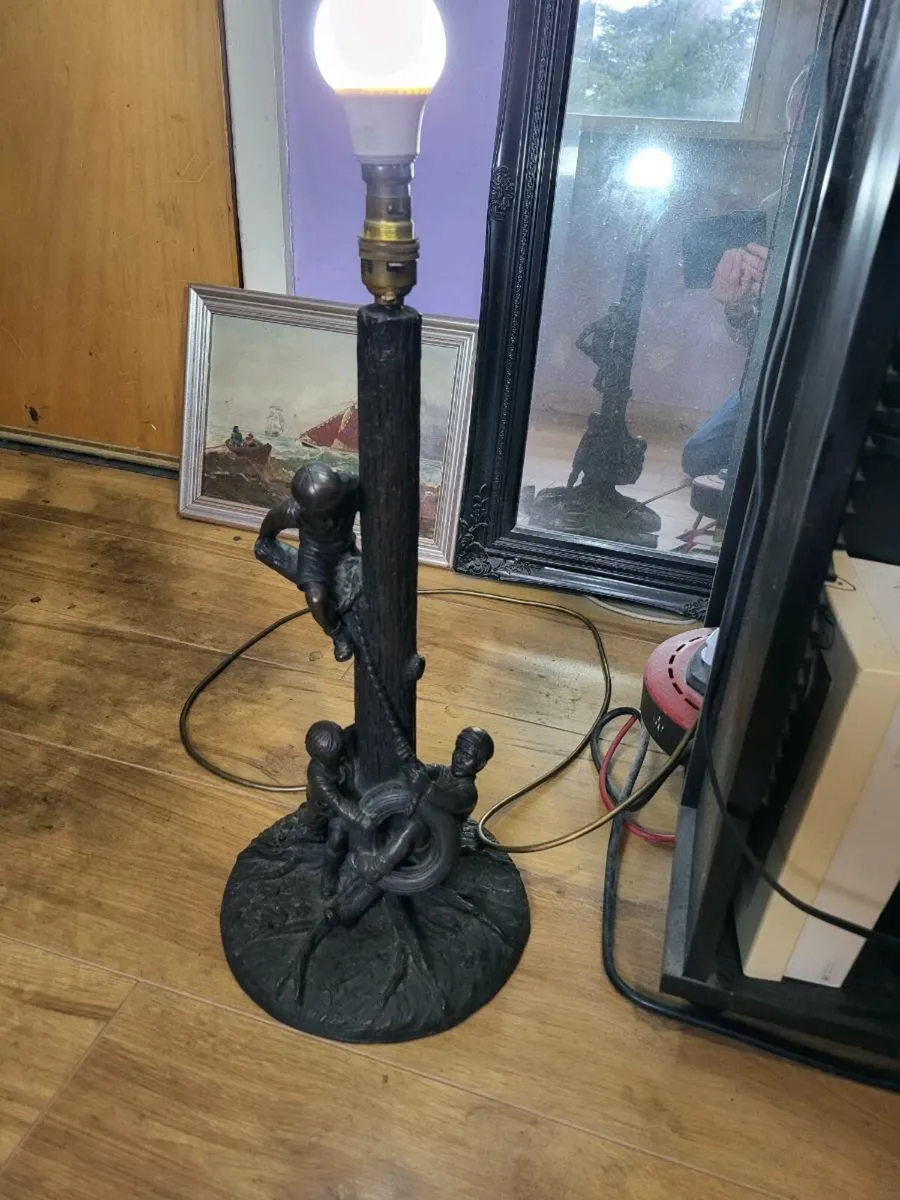 Antique Irish  table lamp - Image 2