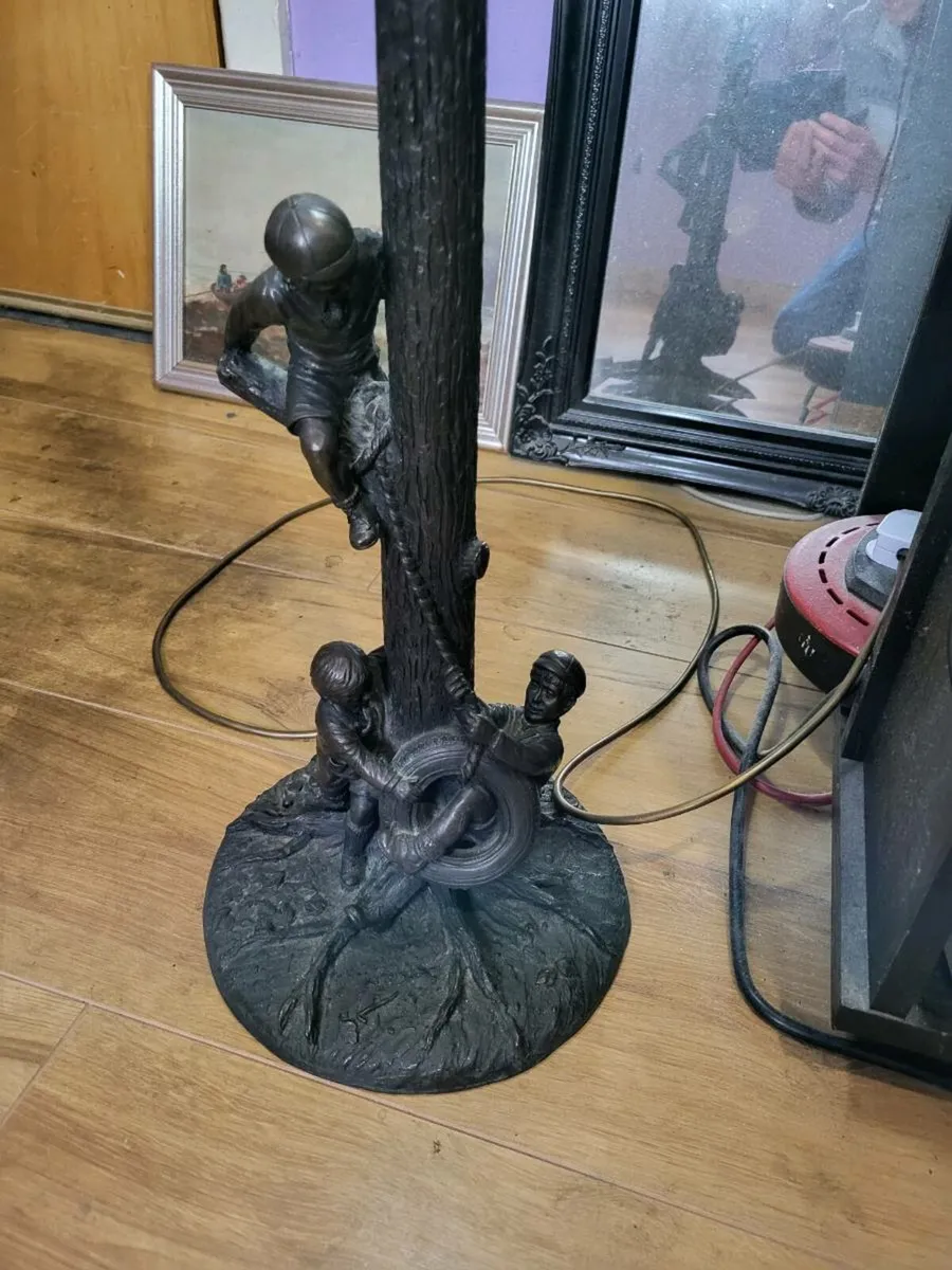 Antique Irish  table lamp - Image 3