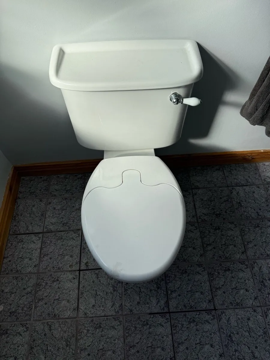 Bathroom suite - Image 3