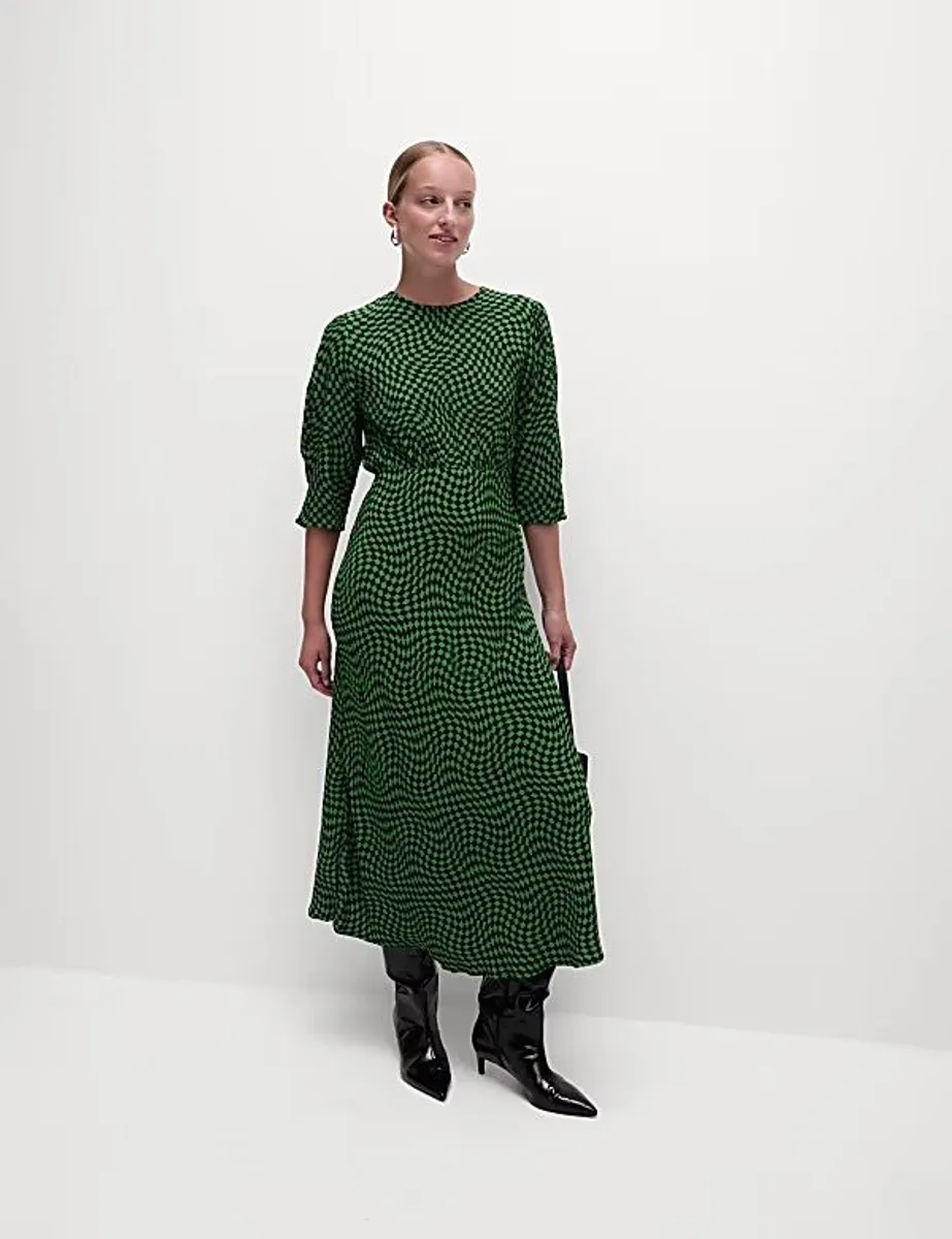 BRAND NEW M&S Ladies Printed Round Neck Dress: Size 14 - Image 1
