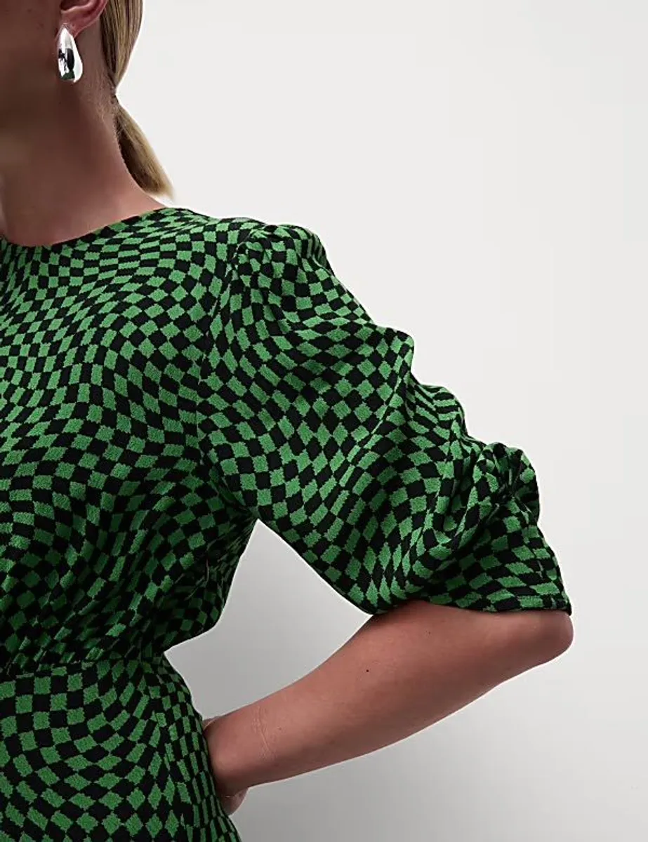 BRAND NEW M&S Ladies Printed Round Neck Dress: Size 14 - Image 3