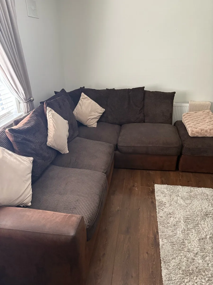 Corner sofa - Image 1