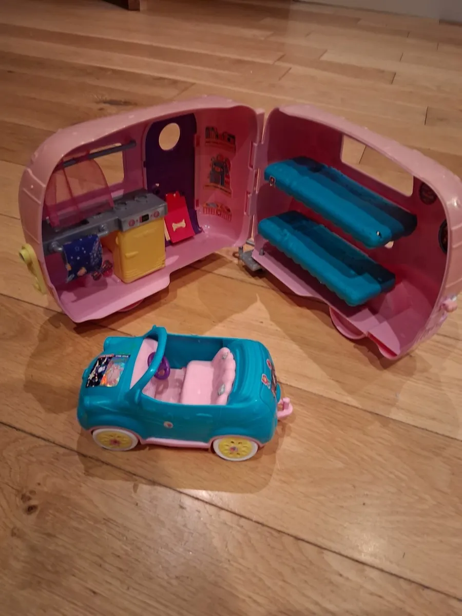 chelsea car and caravan - Image 1