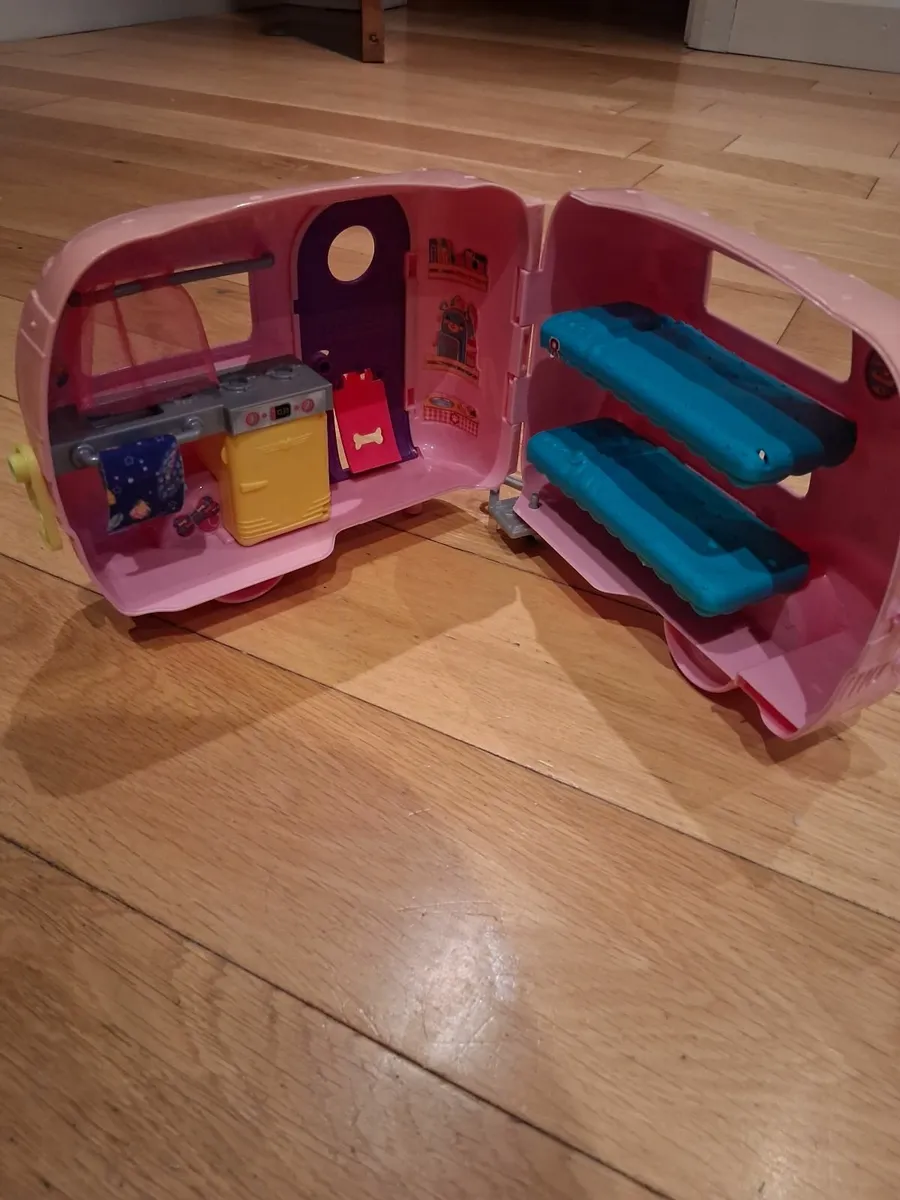 chelsea car and caravan - Image 3