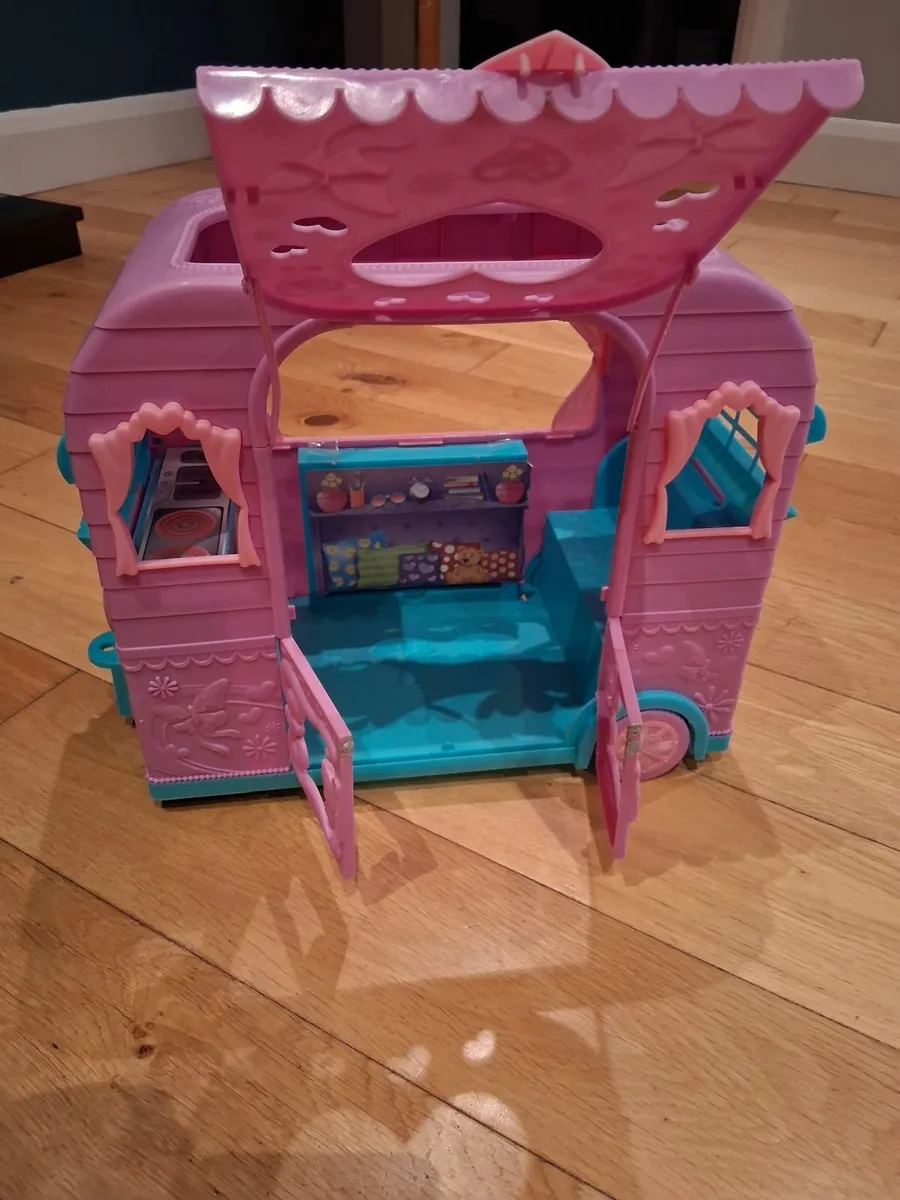 barbie caravan and car - Image 4