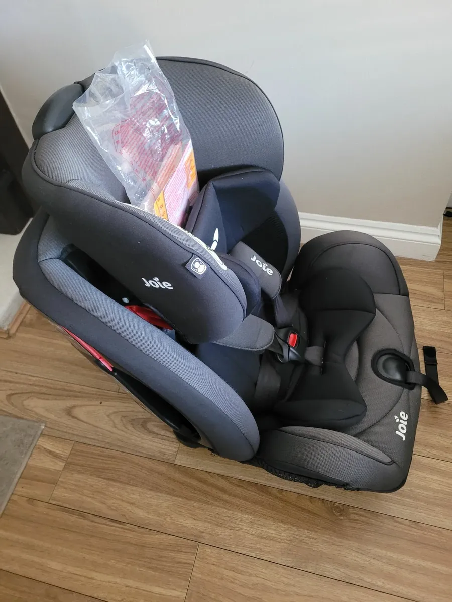 CHILDS CAR SEAT 3 STAGE €65 - Image 2