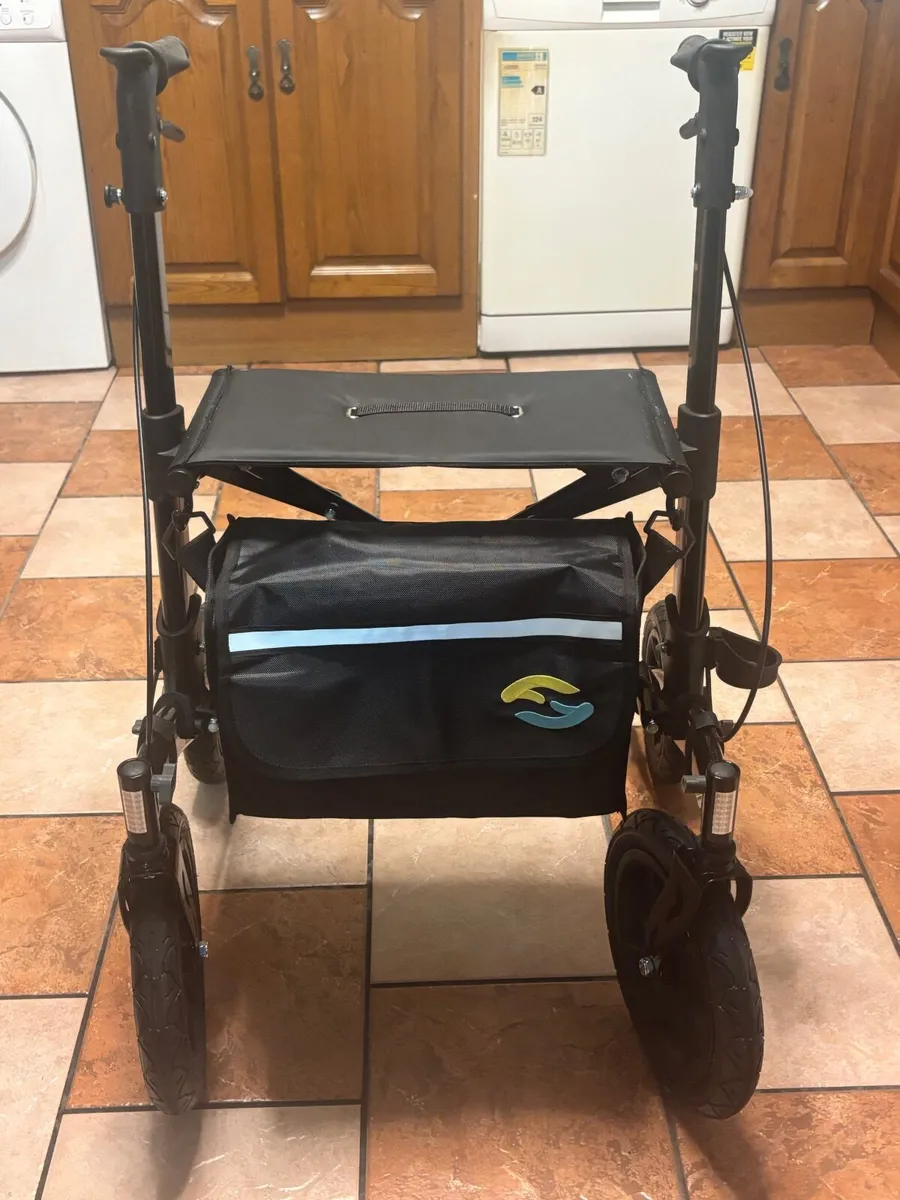 Helavo Foldable All Terrain Walker with Seat - Image 2