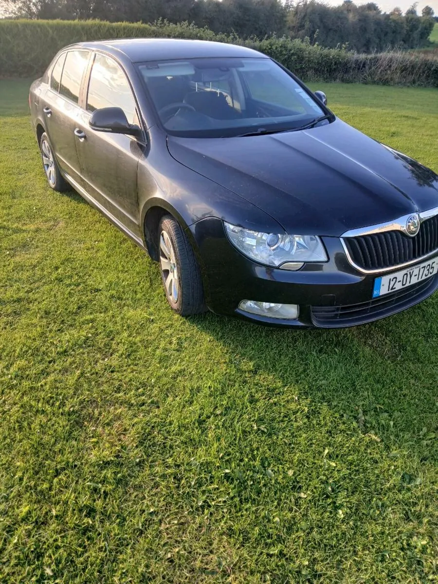 Skoda Superb 2012 - Image 2