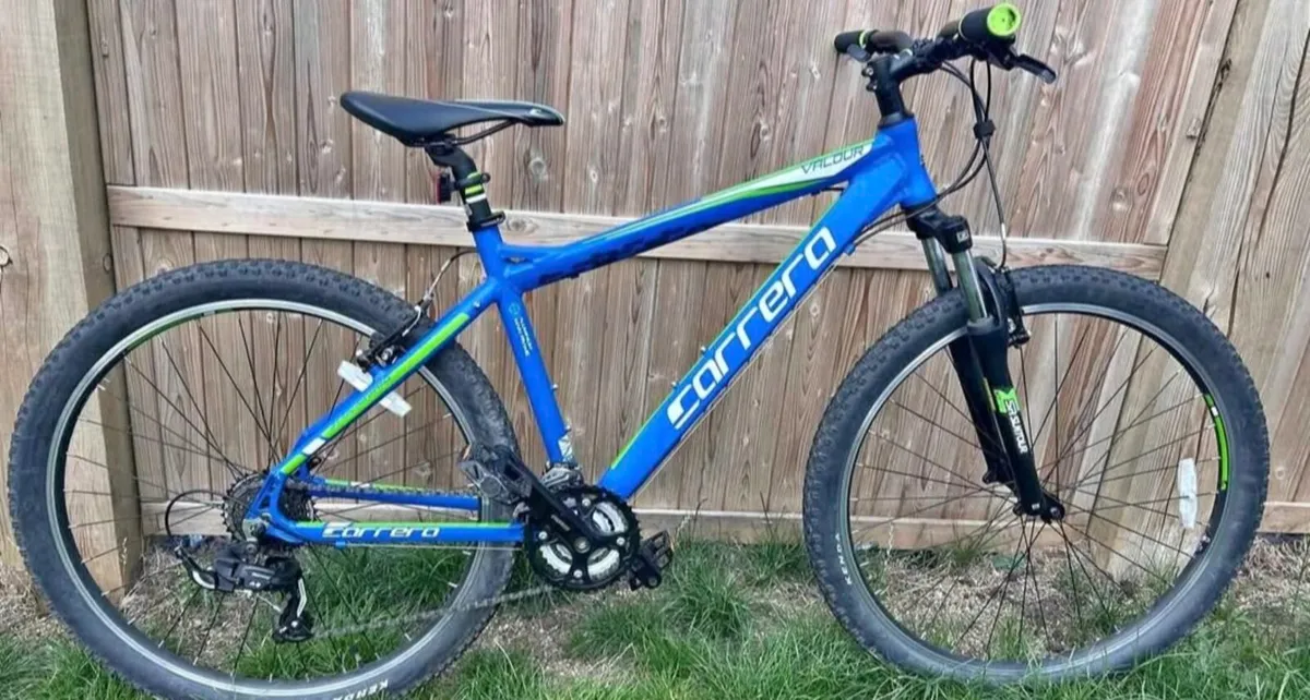 Adults Carrera Valour mountain bike-18" frame(medi - Image 1