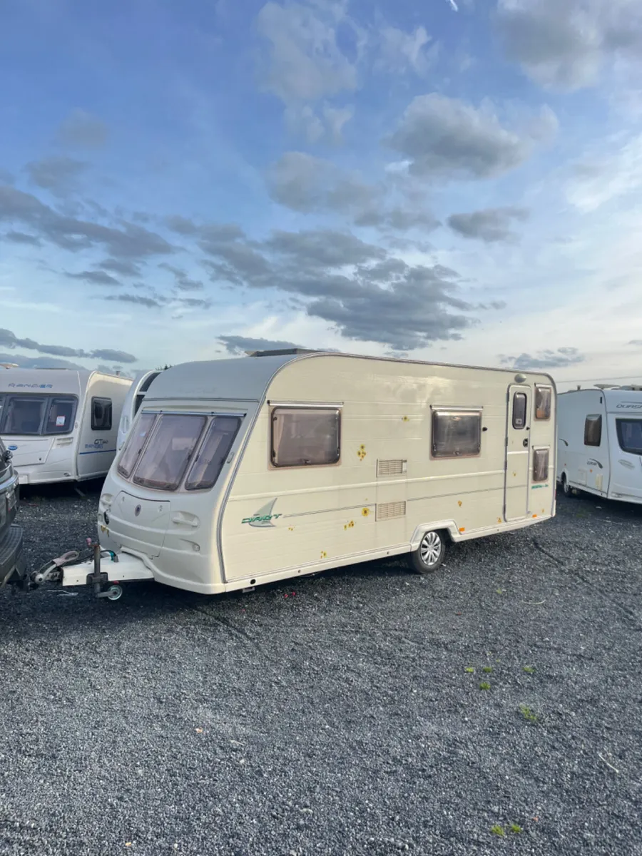 Avondale 6 Berth MINT Fixed Bunkbed Caravan - Image 2