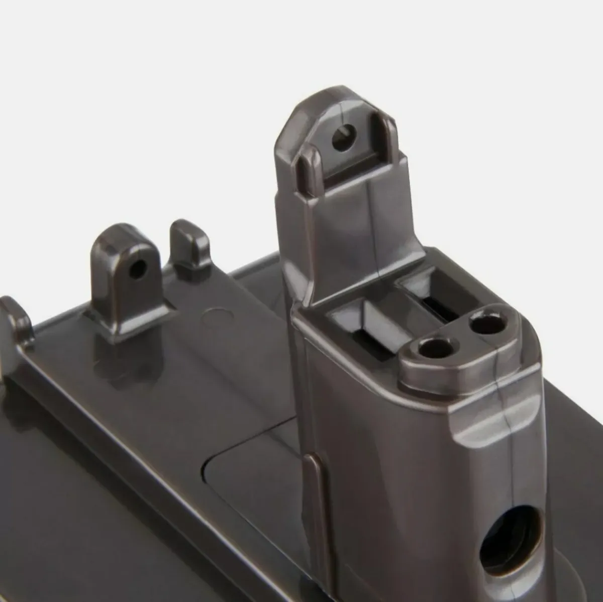 Dyson type B battery replacement - Image 3