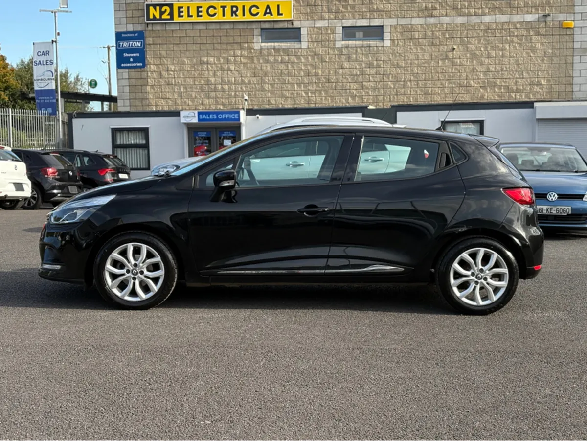 Renault Clio IV DYNAMIQUE NAV 1.2 PETR 4DR - Image 3