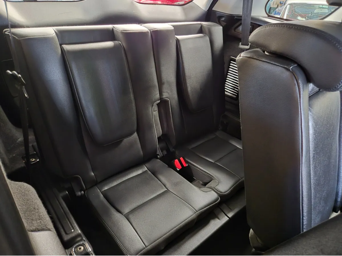 Land Rover Discovery Sport MY 17 2.0 TD4 SE 7SEATE - Image 2