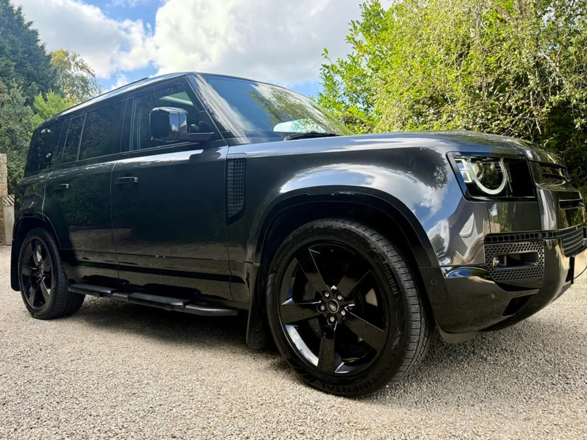 Land Rover Defender X-DYNAMIC HSE BLACK EDITION  * - Image 1