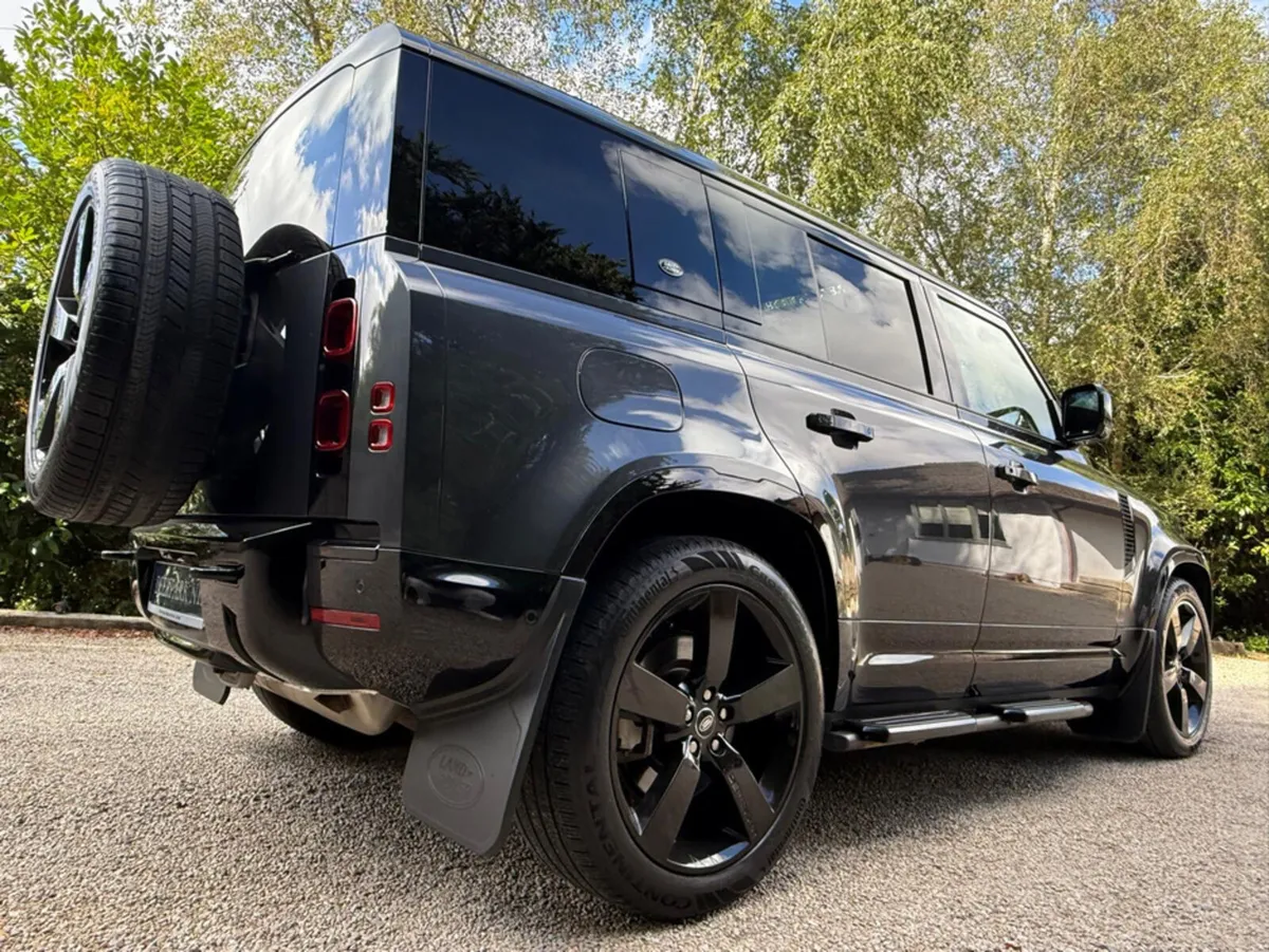 Land Rover Defender X-DYNAMIC HSE BLACK EDITION  * - Image 3