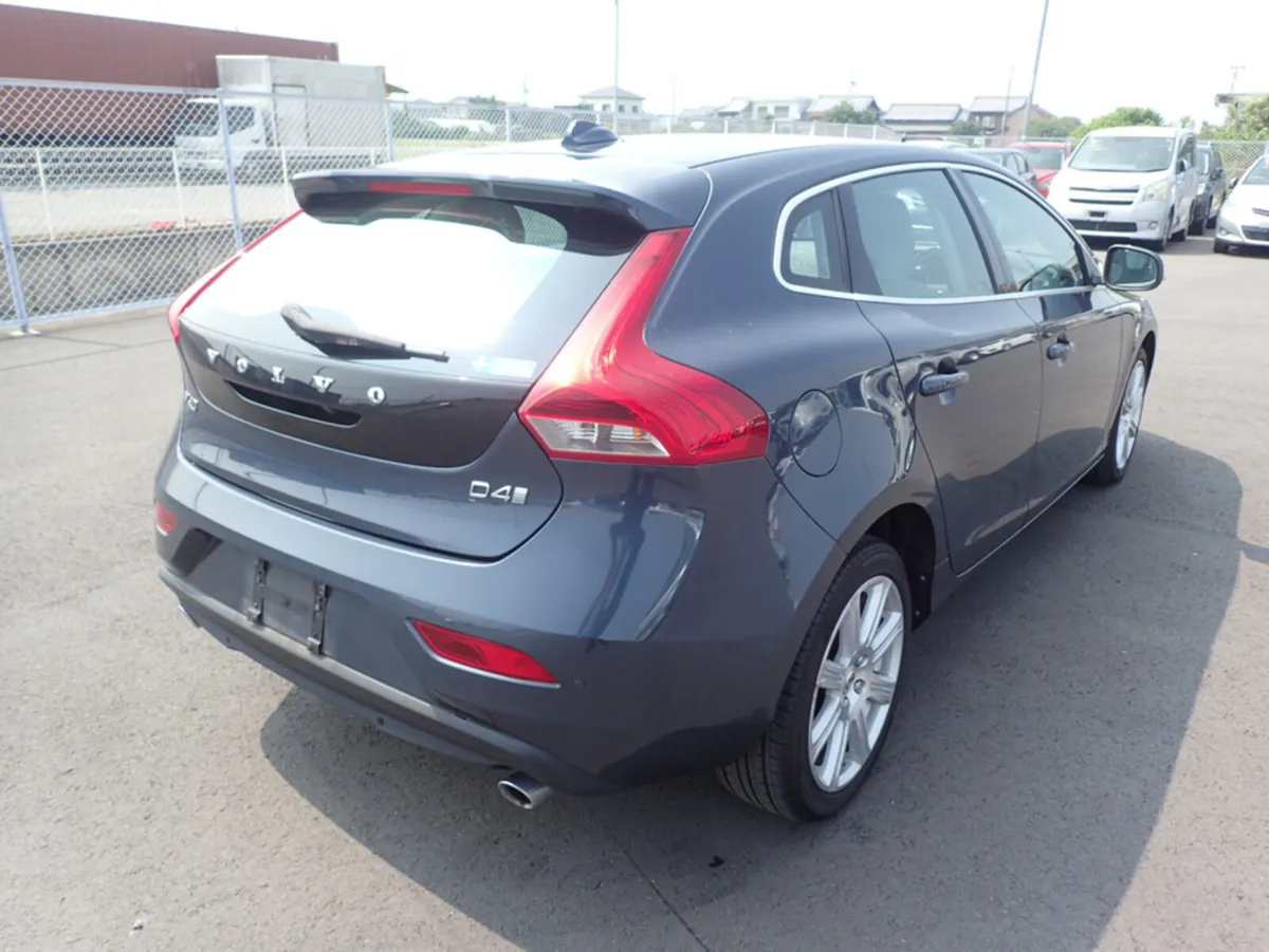 Volvo V40 D4 2.0 - Image 3