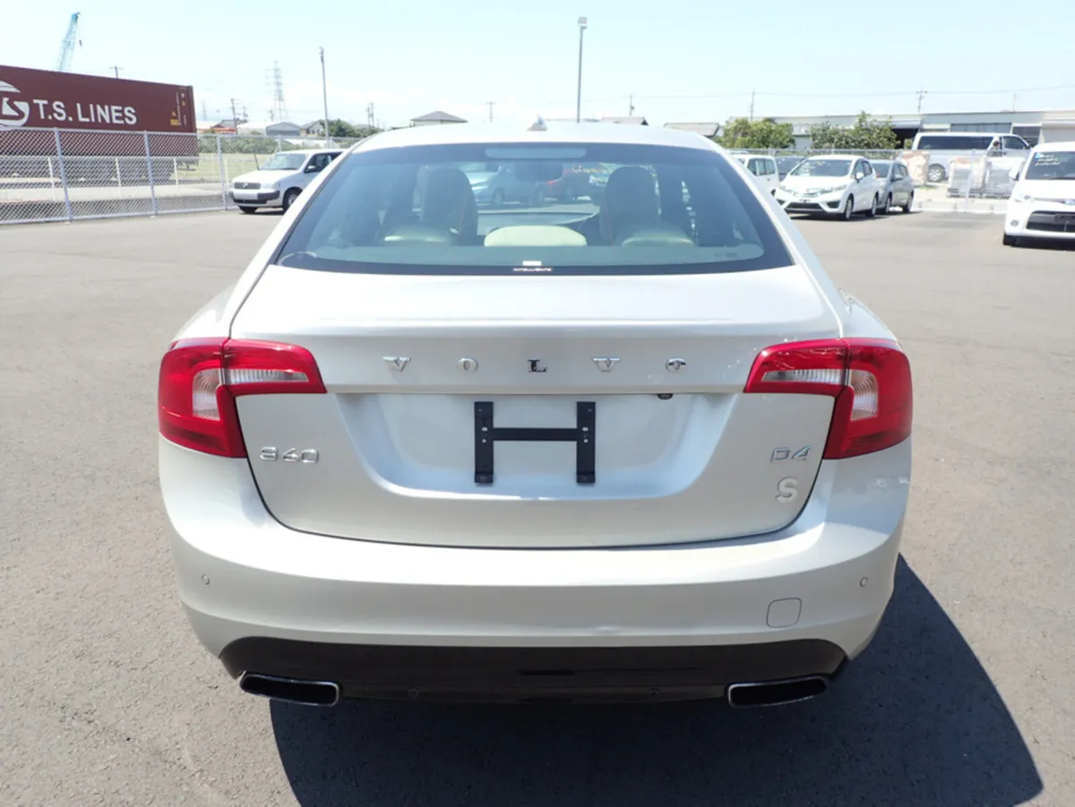 Volvo S60 D4 2.0 - Image 4