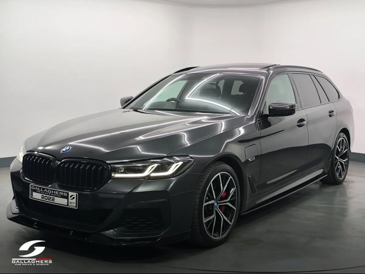 BMW 5-Series (222) TOURING XDRIVE M SPORT PRO AUTO - Image 3