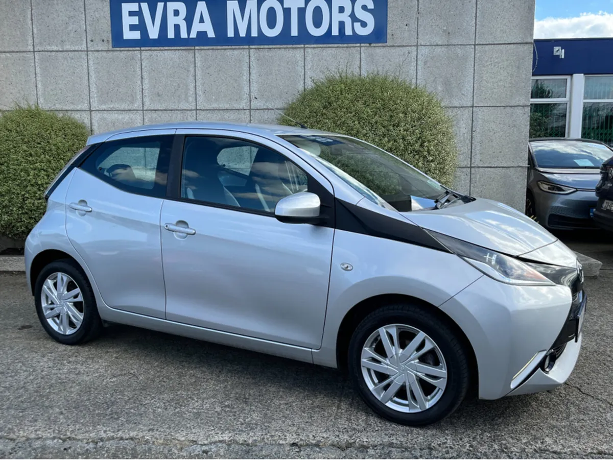 Toyota Aygo 1.0 X-PLAY PETROL - Image 3