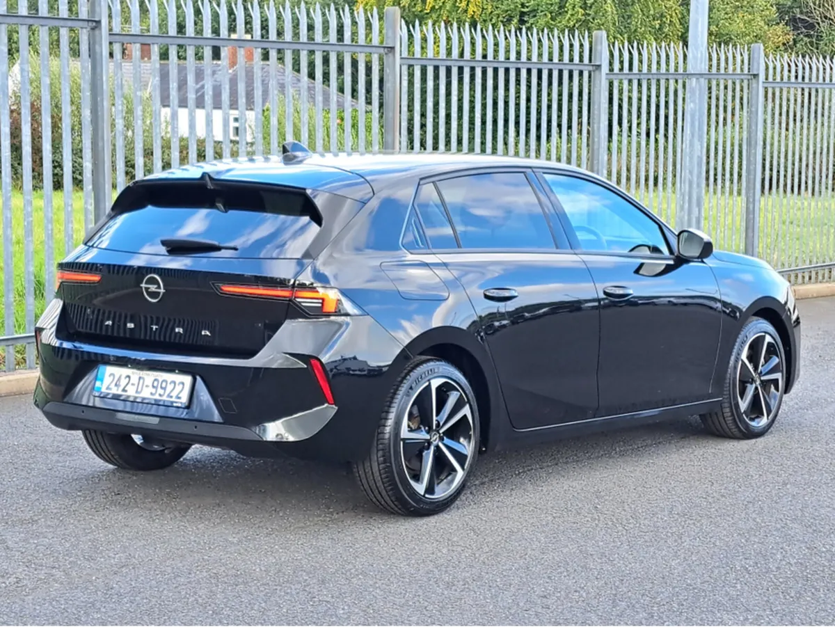 Opel Astra ELEGANCE 1.5TD 130BHP 8 SPEED AUTOMATIC - Image 4