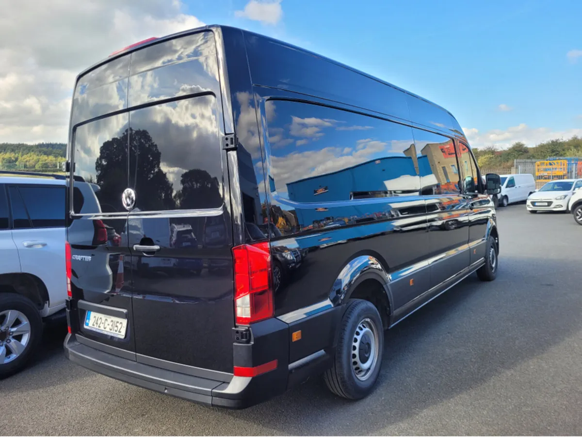 Volkswagen Crafter 35 LWB 140HP MANUAL 6SPEED FWD - Image 3