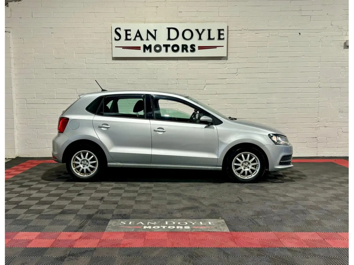 Volkswagen Polo 1.2 AUTO LOW MILEAGE - Image 4