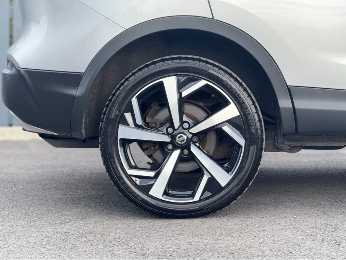 Nissan Qashqai HUGE SPEC 2019 NISSAN QASHQAI TEKNA - Image 2