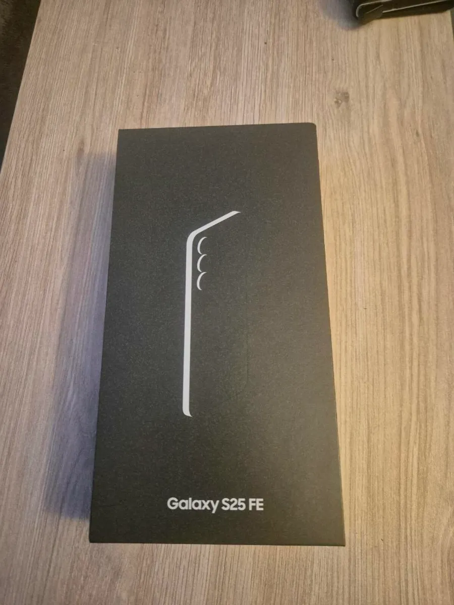 Samsung Galaxy S25 fe - Image 1