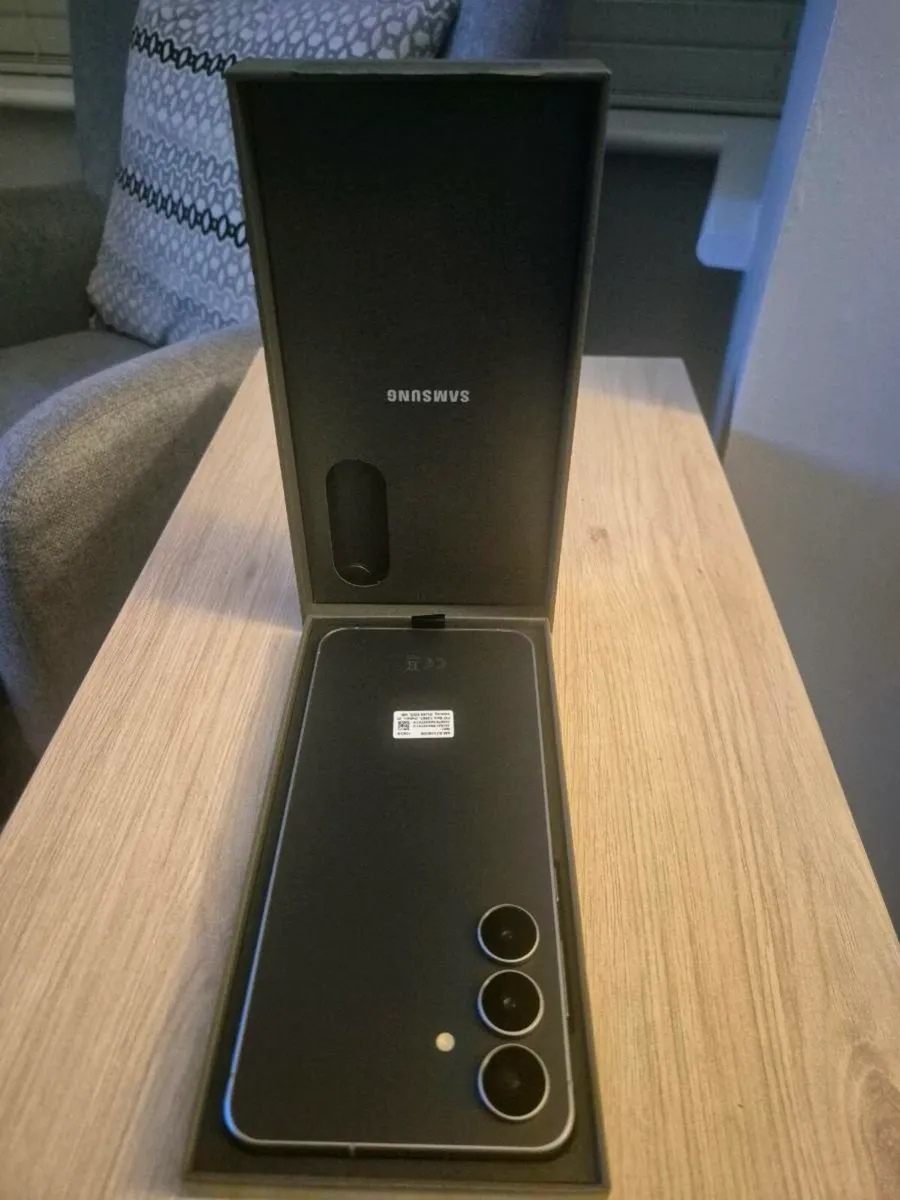 Samsung Galaxy S25 fe - Image 2