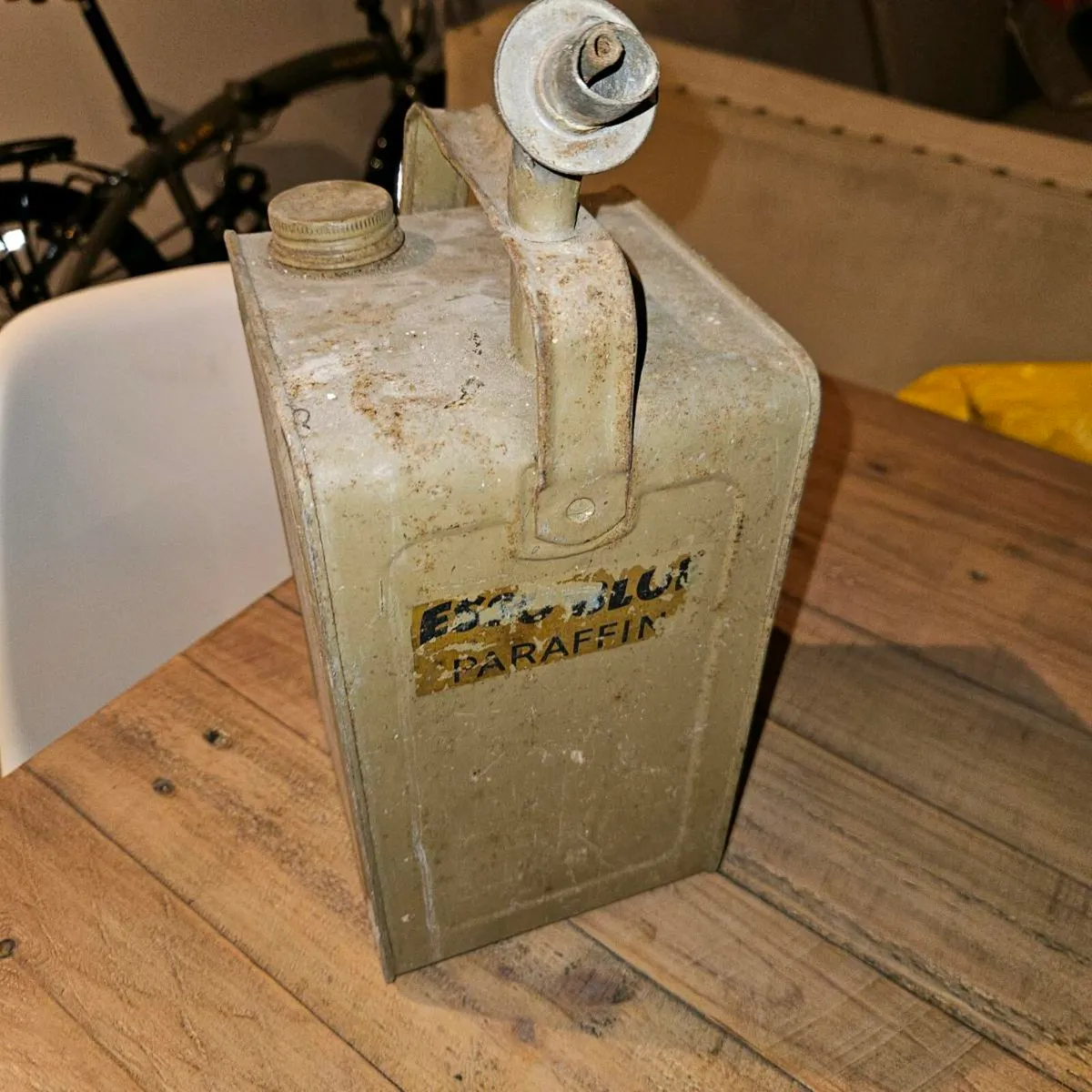 Esso fuel can - Image 2