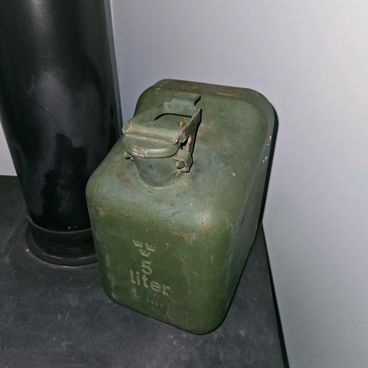 Vintage military fuel can - Image 1