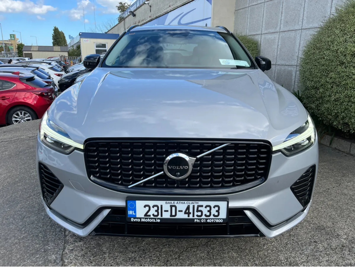 Volvo XC60 T6 PHEV PLUS DARK AWD 2.0 PETROL HYBRID - Image 3