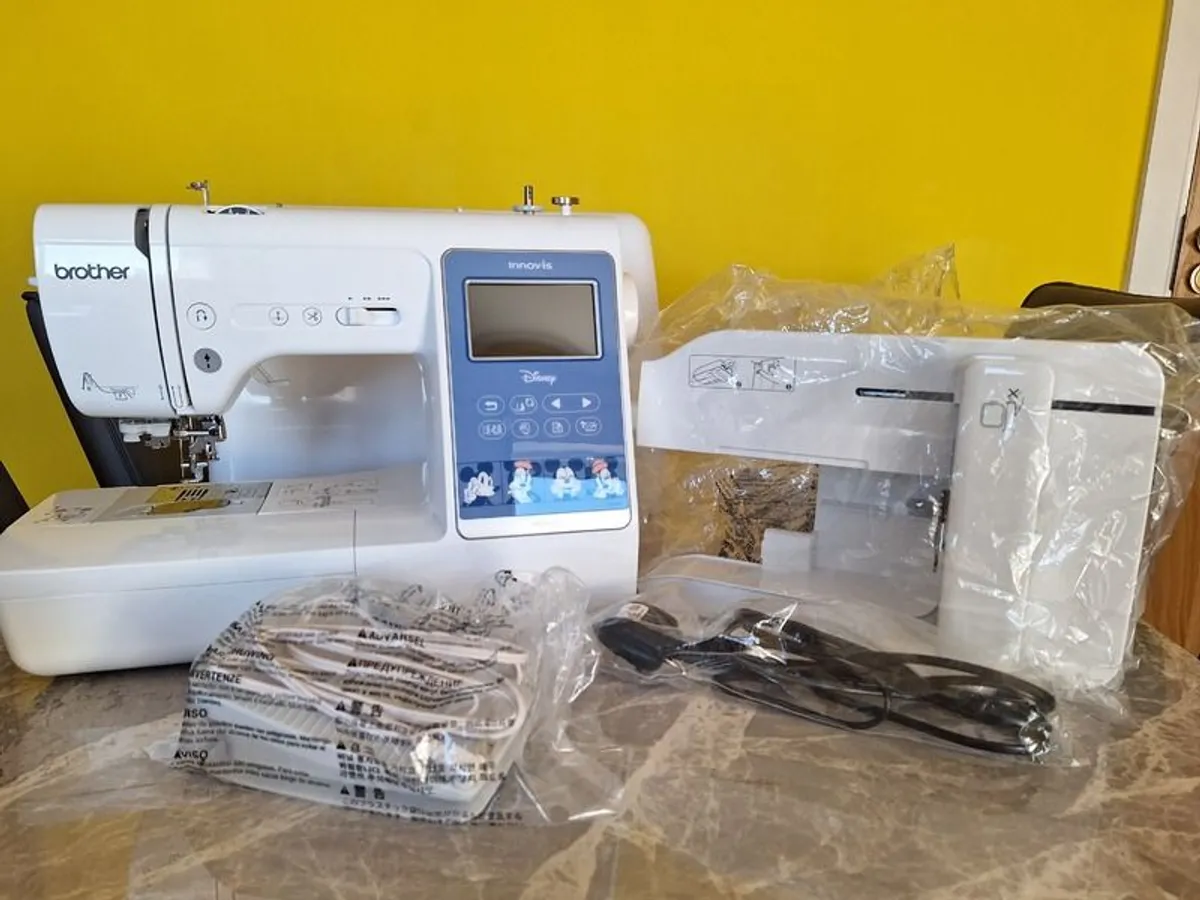 Brother Innov IS M380D Disney Sewing & Embroidery Machine - Image 3